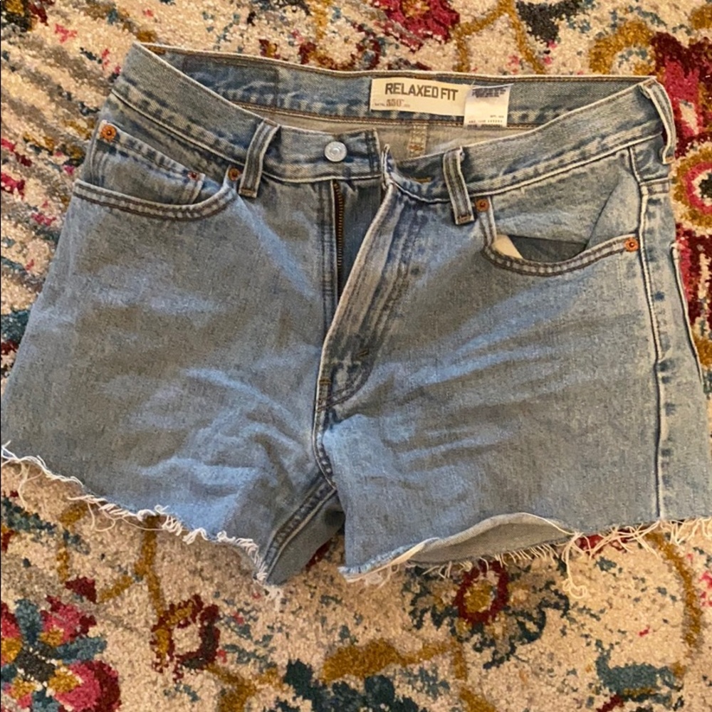 Cut off Levi shorts